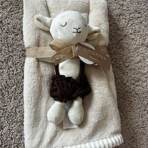 Chickpea Plush Lamb with Cream Blanket